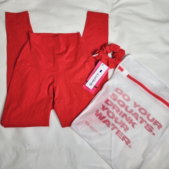 Shefit Boss Leggings Seamless Red High Rise Size Small Style 140003 NWT - Picture 9 of 11